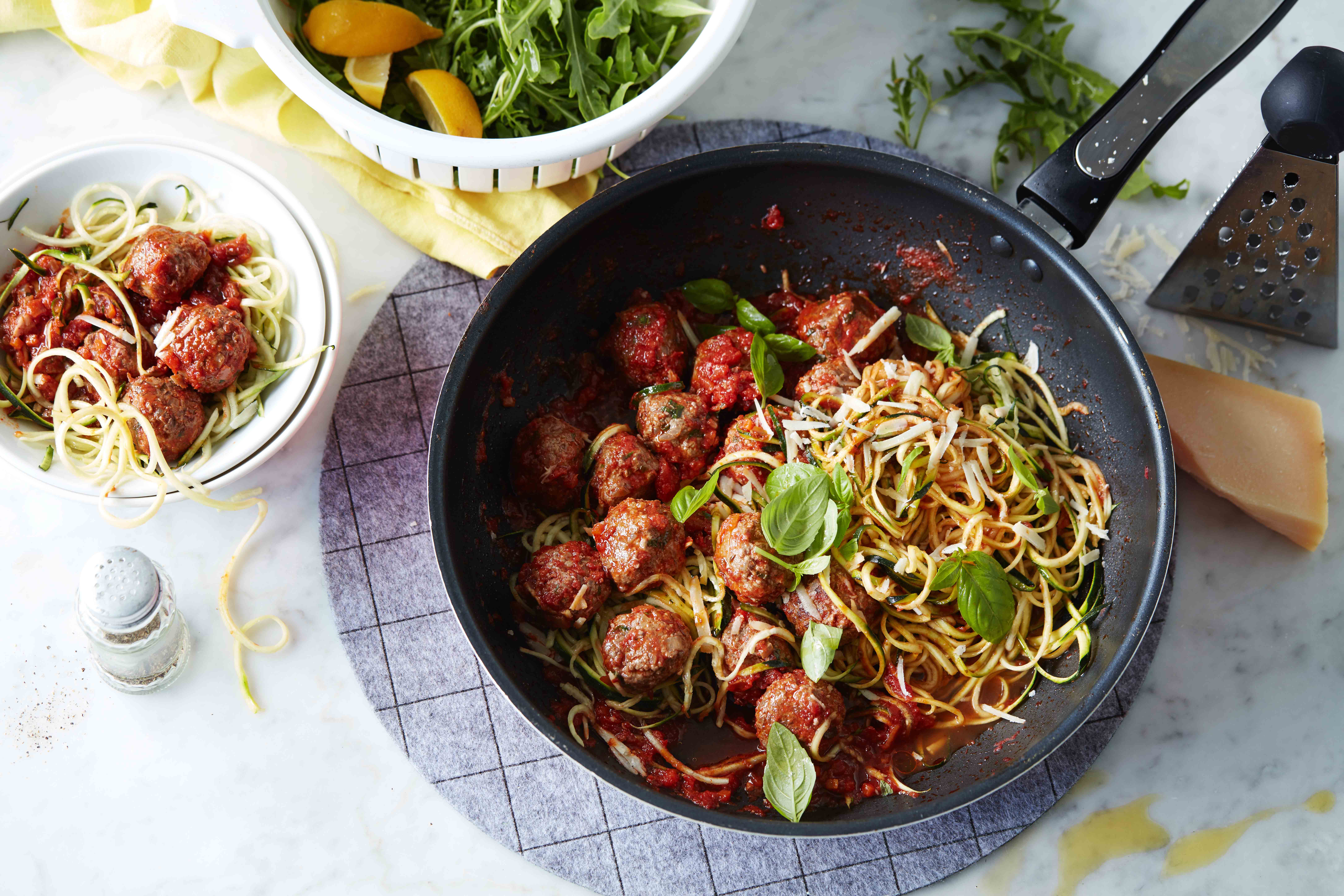 MEATBALLS AND ZUCCHINI NOODLES (ZOODLES)